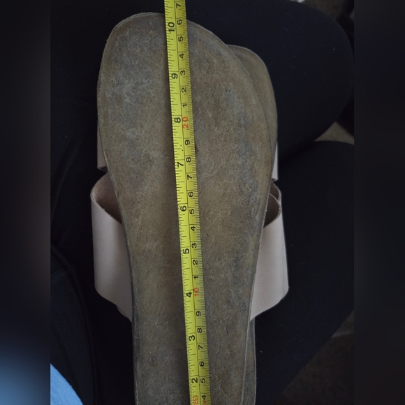 Women's Tan Grounding Sandals. Size 10 - Picture 7 of 7